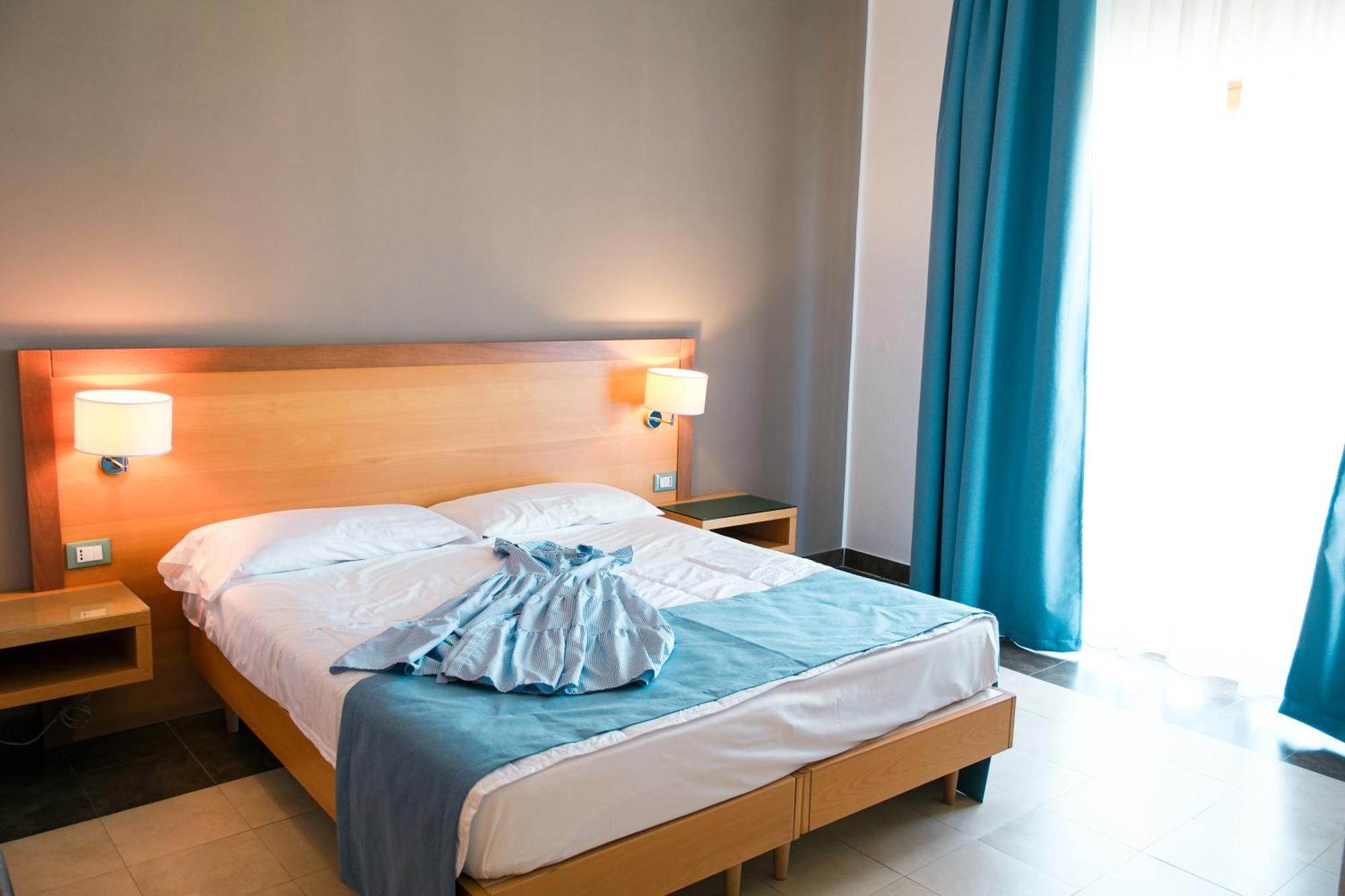 Hotel Scoglio Degli Achei Torre Santa Sabina Luaran gambar